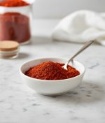 Yemeğe eklenen Hakiki İpek Pul Biber