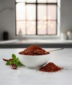 Lüks Kalite İsot Pul Biber ile gurme yemek sunumu